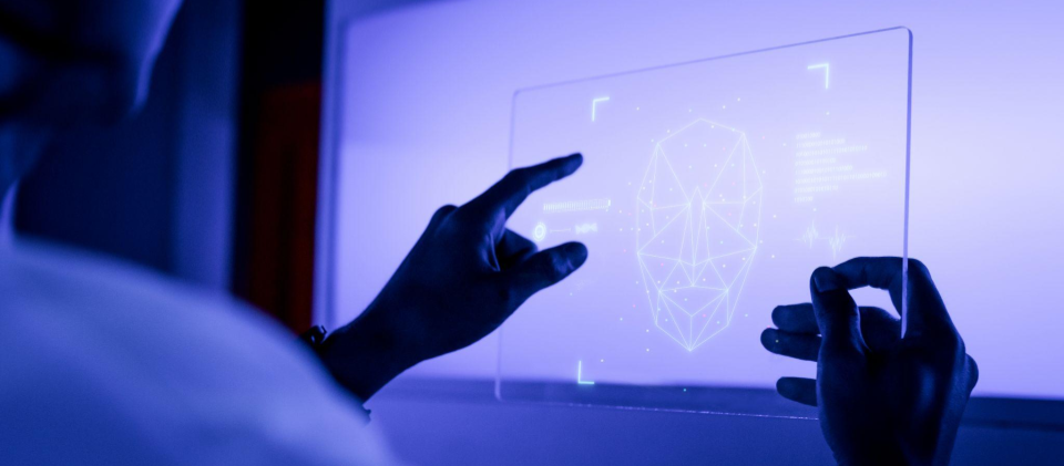 Imagen cabecera, artículo de blog "¿Podemos confiar en la IA militar? Claves para hacerlo posible"